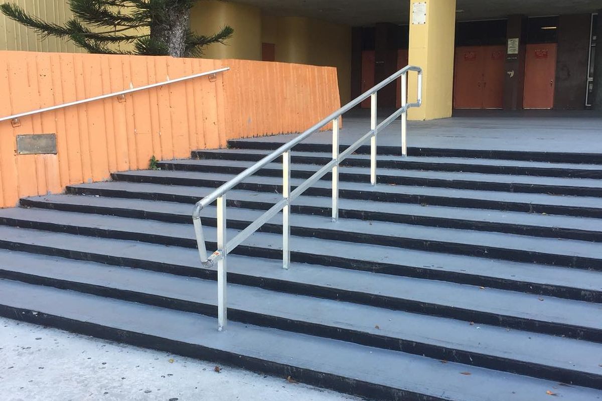 Image for skate spot South Miami Senior High School 10 Stair Rail