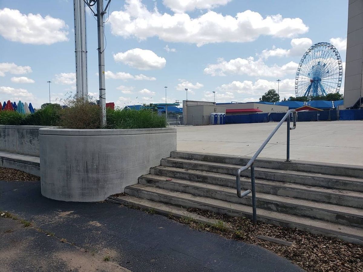 Image for skate spot Fair Park Coliseum - 6 Stair Out Ledge