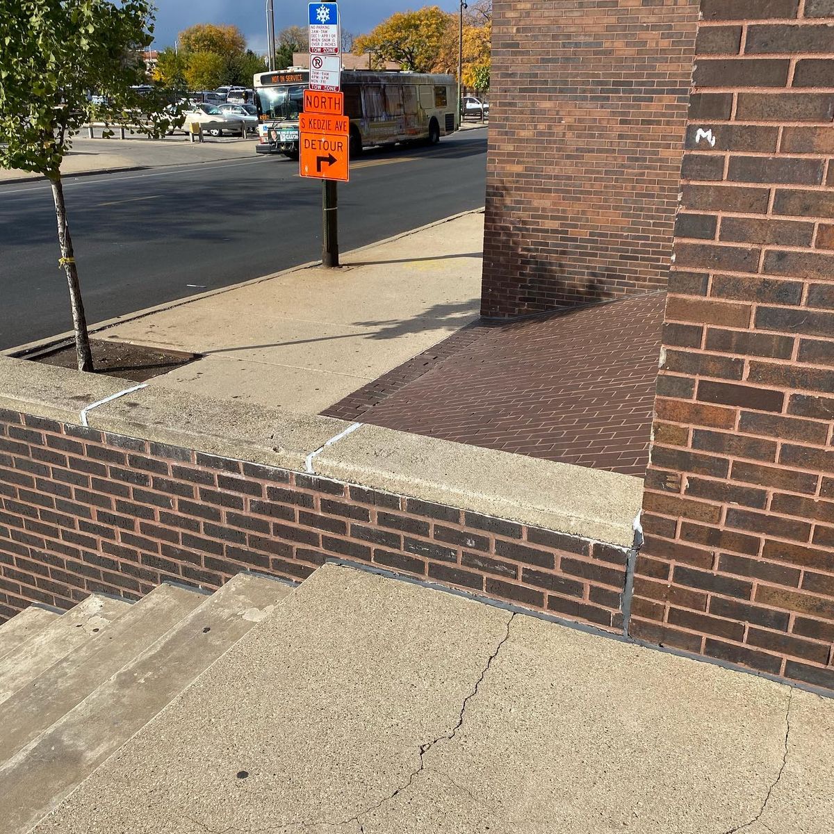 Image for skate spot Cook County Circuit Court - Over Ledge To Bank