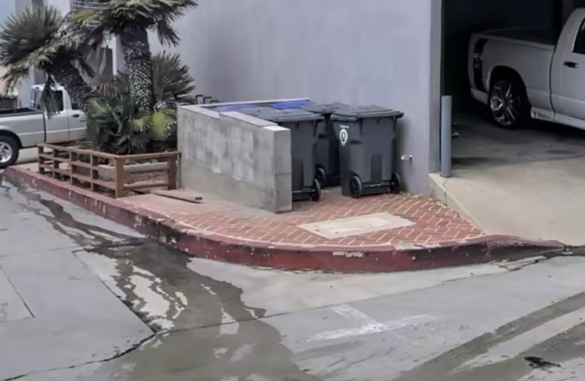 Image for skate spot El Porto Bump Over Wall