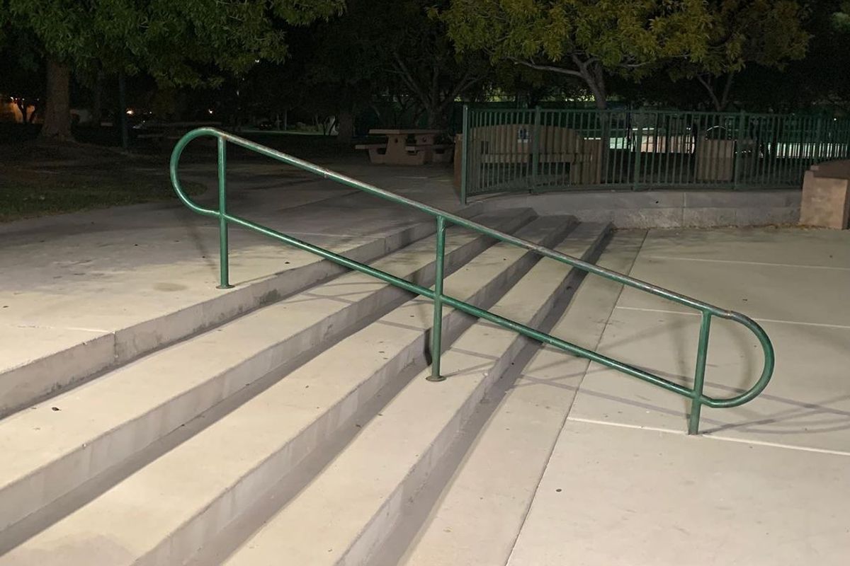 Image for skate spot Discovery Park 4 Stair Rail