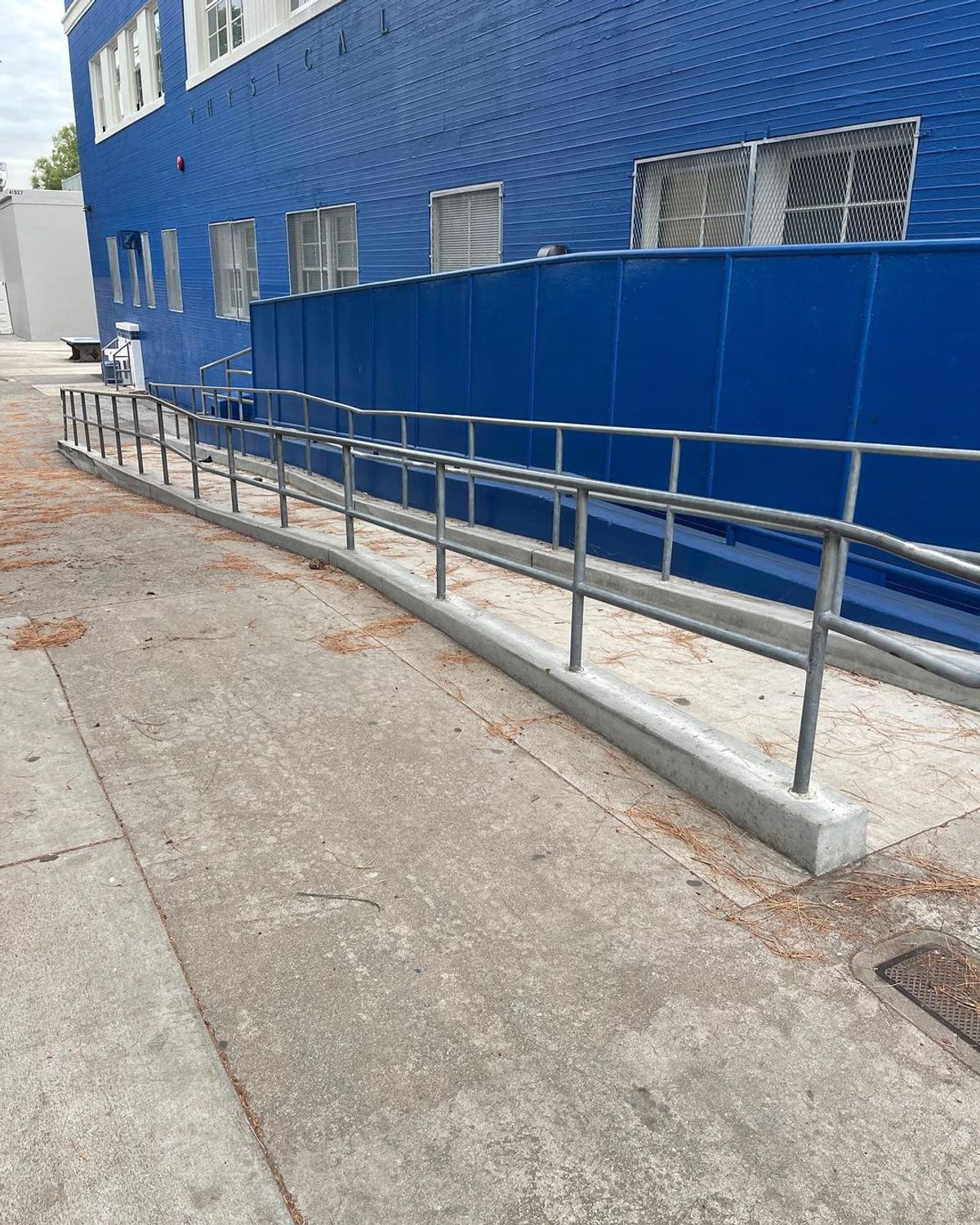 Image for skate spot Washington Irving Middle School - Handicap Rail