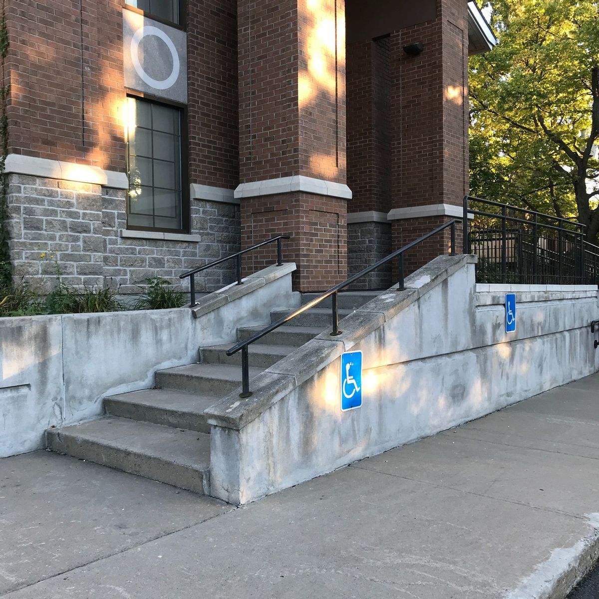 Image for skate spot Mormon Church - 7 Stair Rail