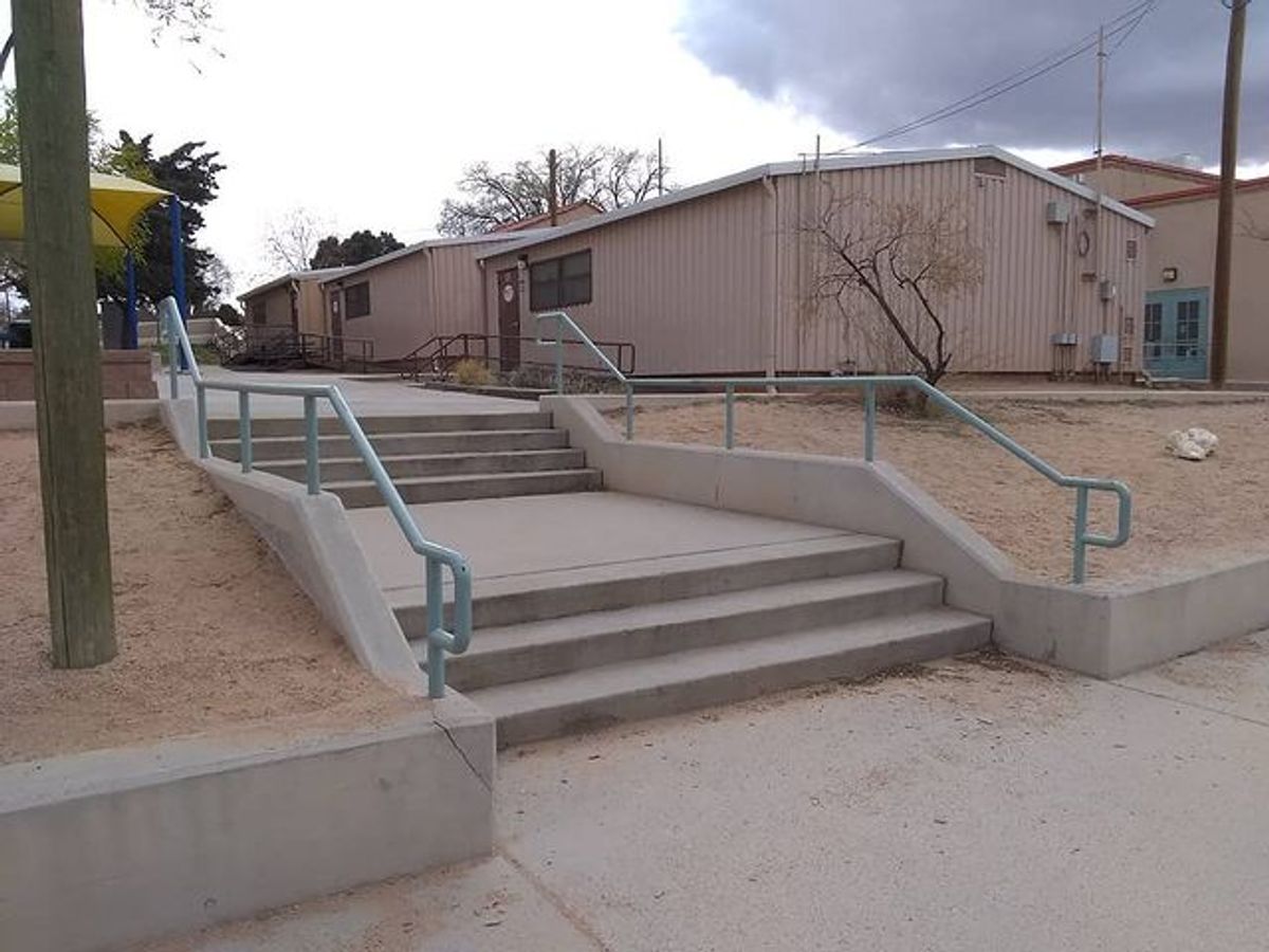 Image for skate spot Bandelier Elementary School 4 Flat 3 Out Rail