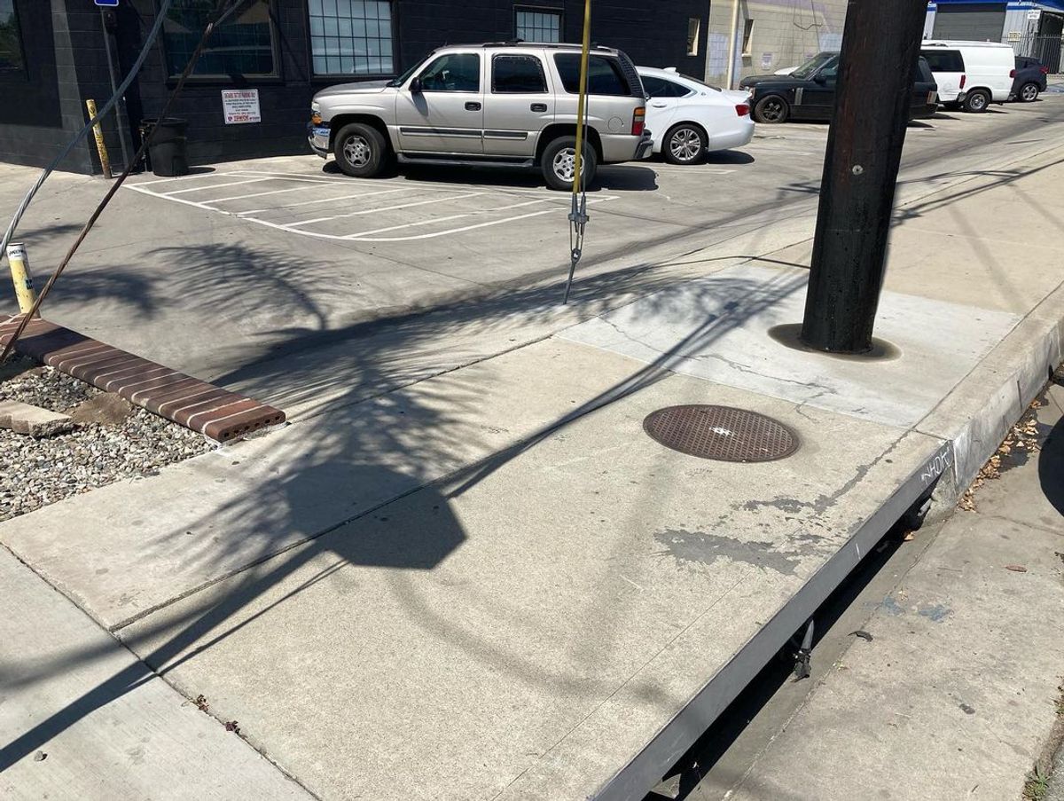 Image for skate spot Vernon Ave - Bump To Street