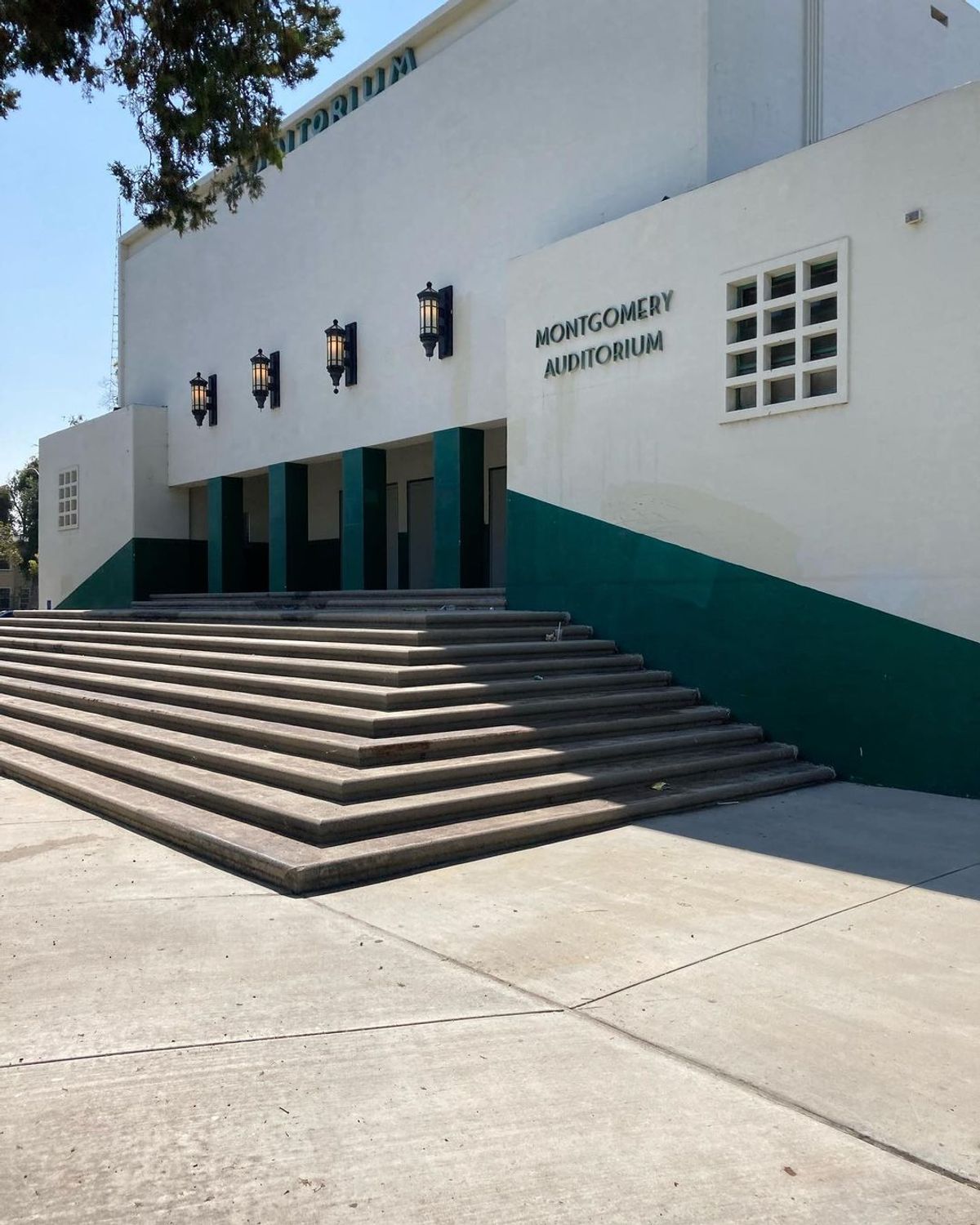 Image for skate spot Dorsey High School - 10 Stair