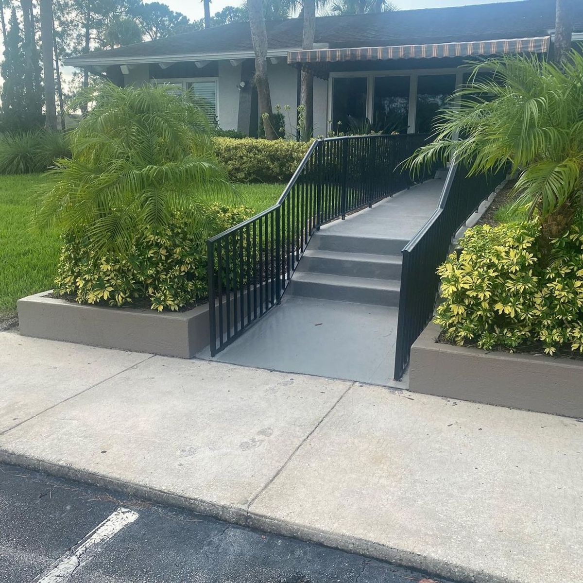 Image for skate spot Baymeadows Cir - 3 Stair Out Rail