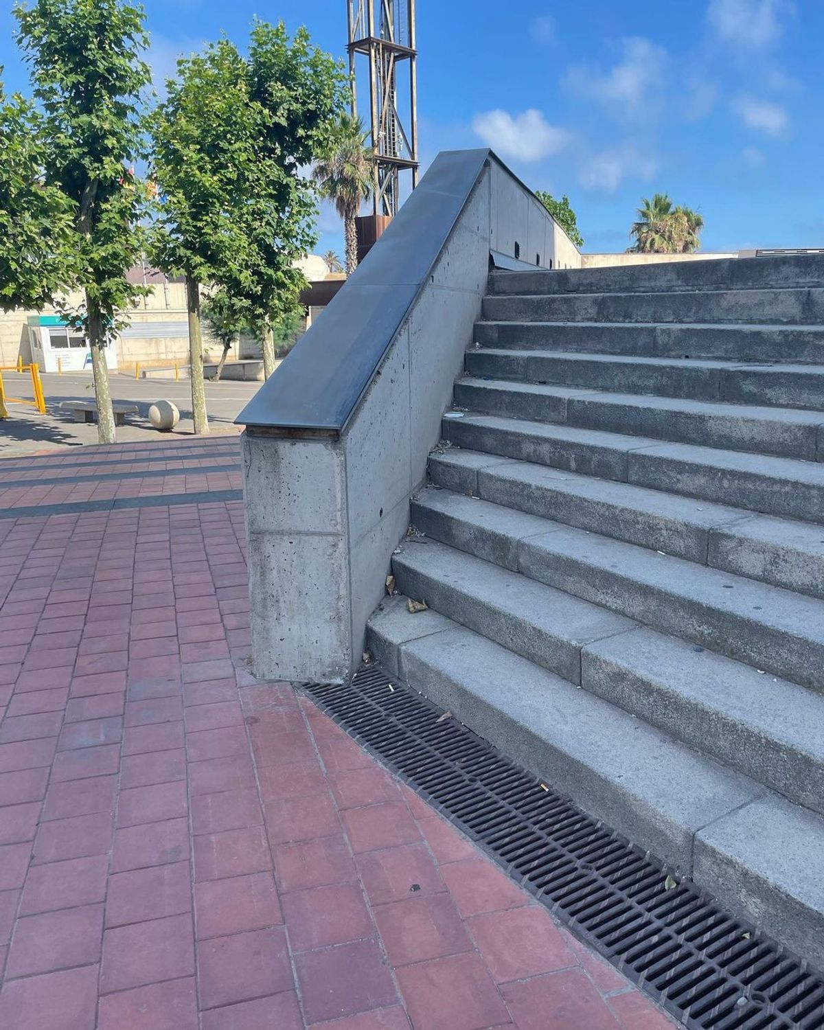 Image for skate spot Port Fòrum - 10 Stair Hubba