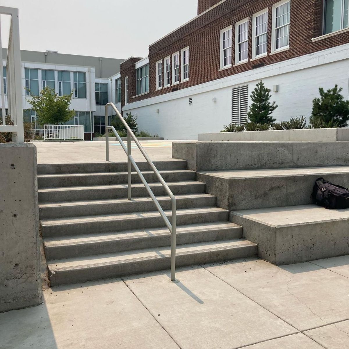 Image for skate spot Magnolia Elementary School - 7 Stair Rail