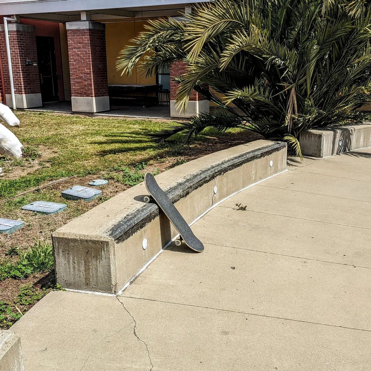 Image for skate spot Laney College - Curve Ledge