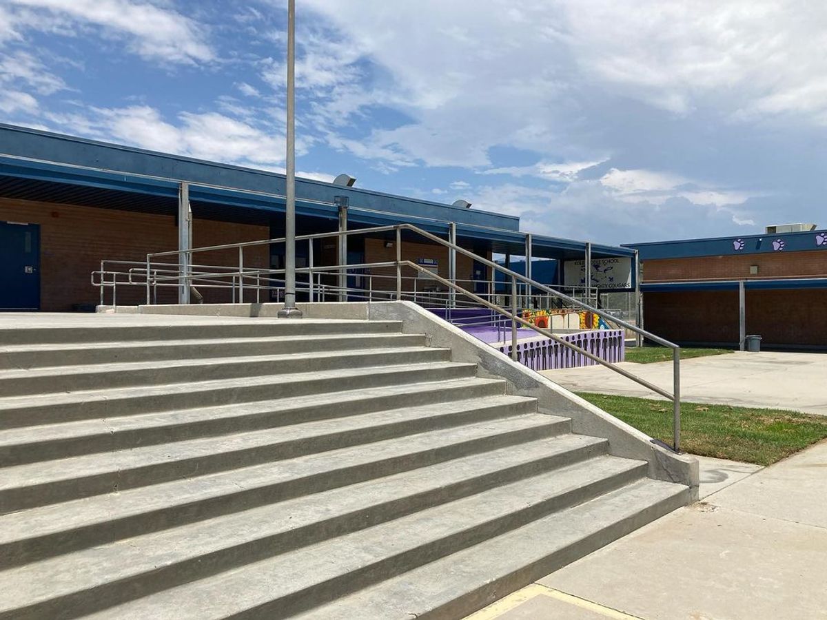 Image for skate spot Kolb Middle School - 10 Stair Rail