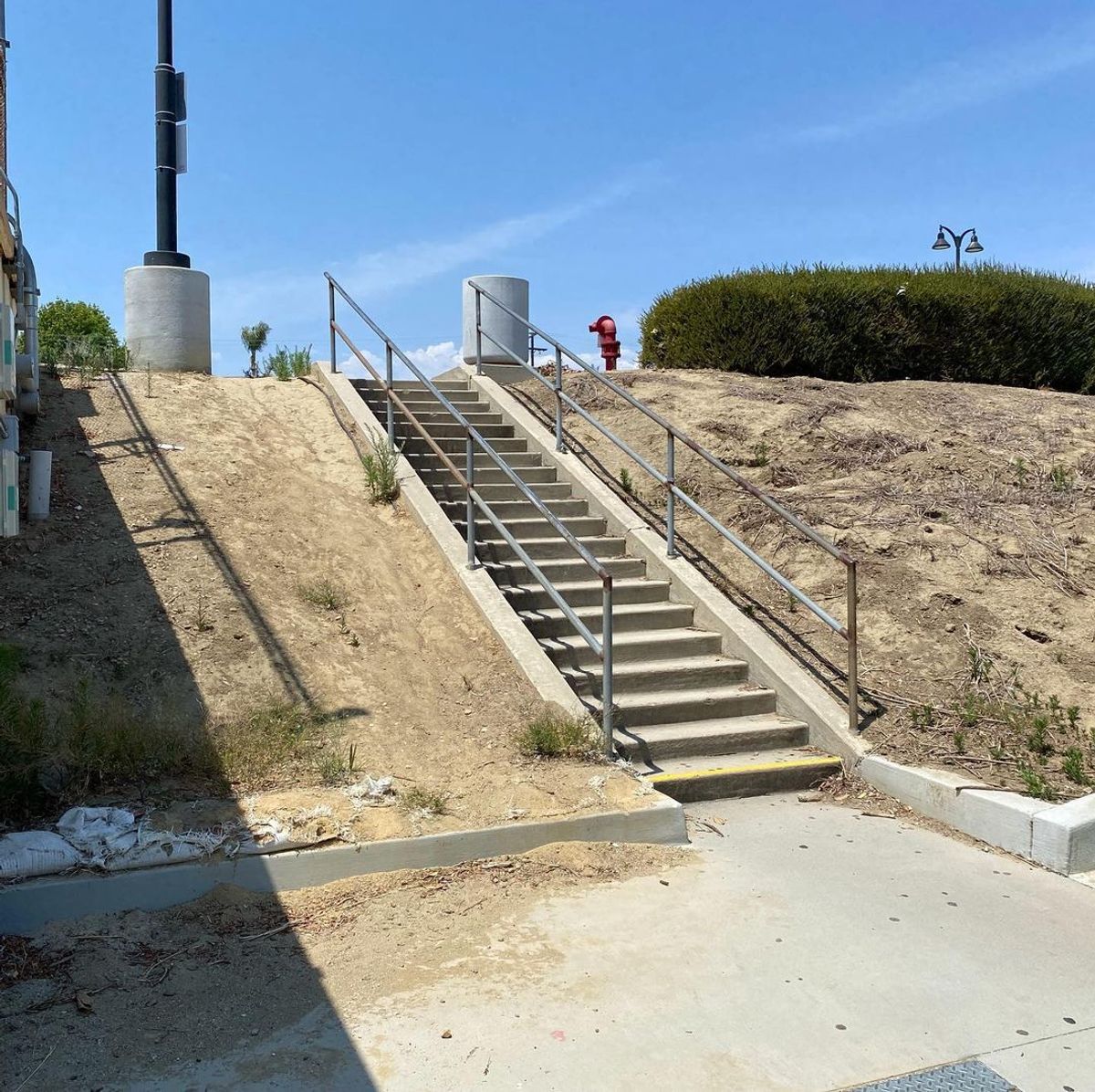 Image for skate spot Ventura College - 20 Stair Rail