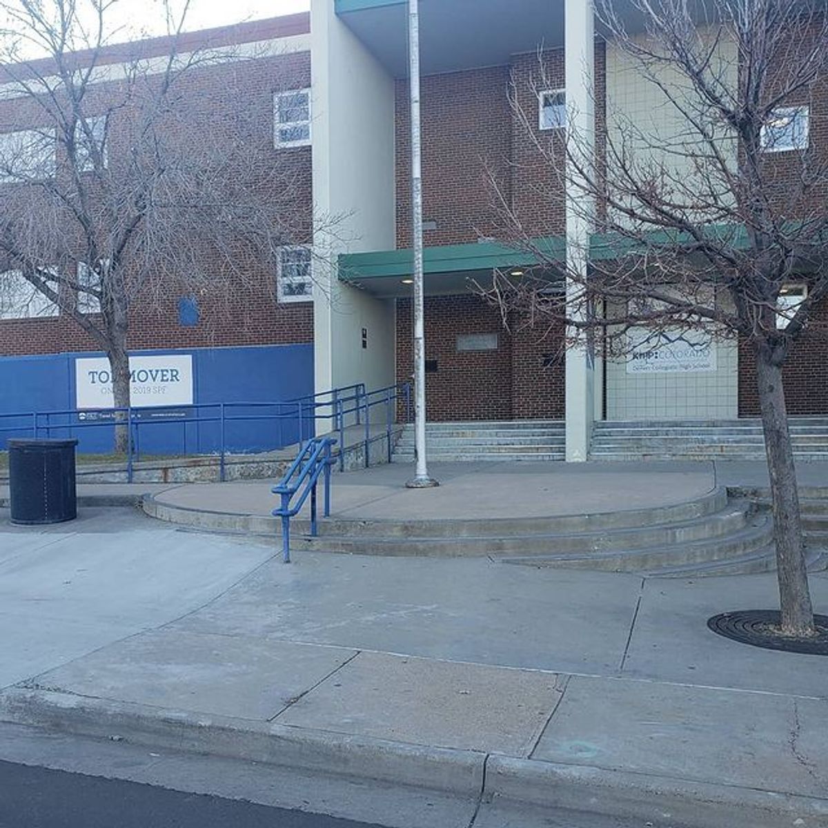 Image for skate spot Kipp Denver Collegiate high school 1 Up 4 Down