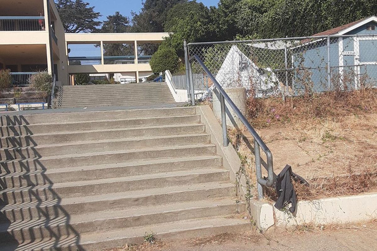 Image for skate spot Cleveland Elementary School 10 Stair Rail