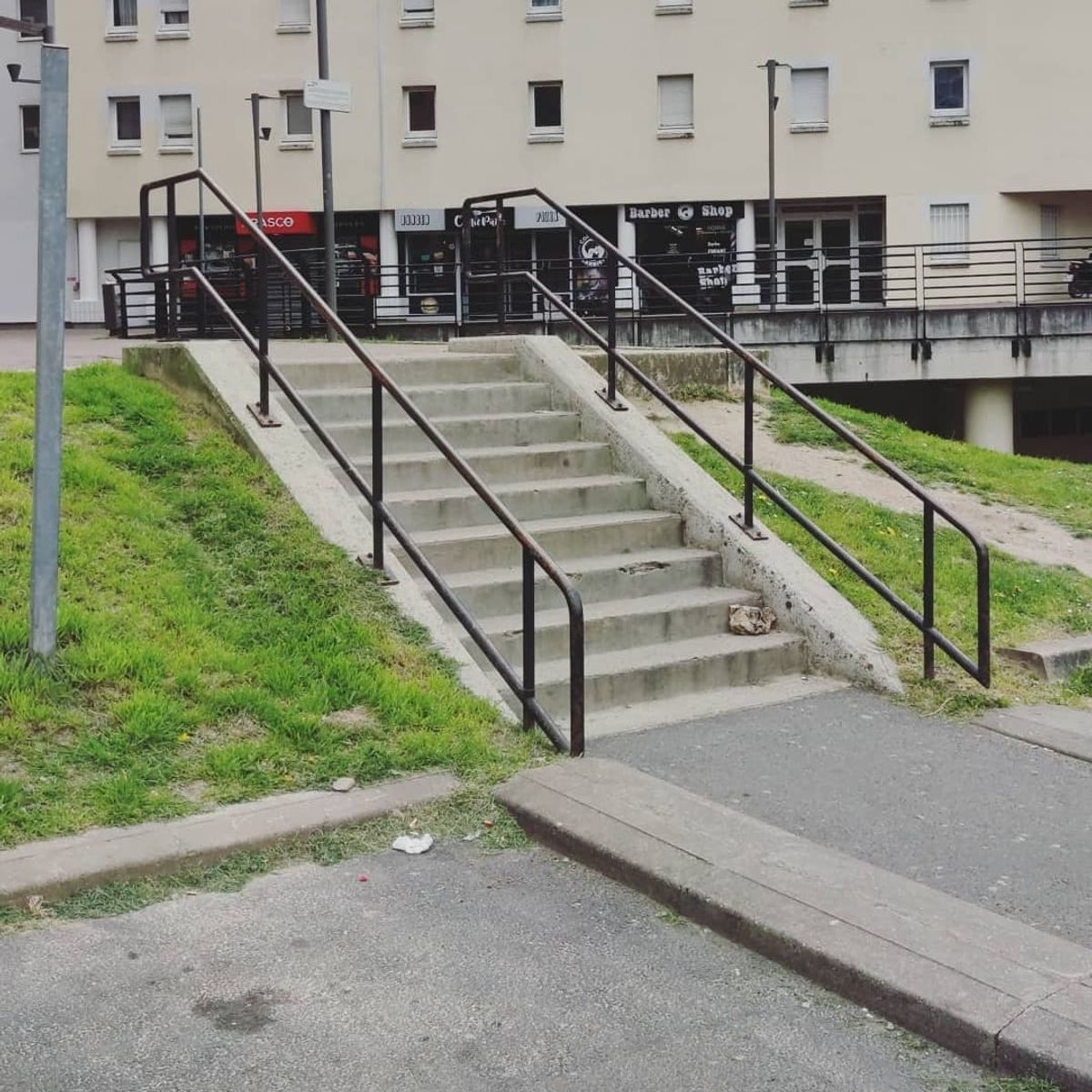 Image for skate spot Brasco Cergy - 9 Stair Rail