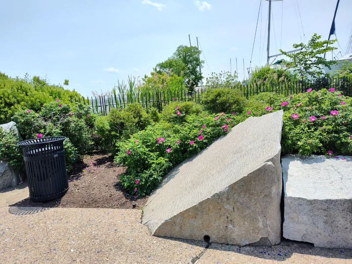 Image for skate spot Navy Fuel Pier - Rock Bank