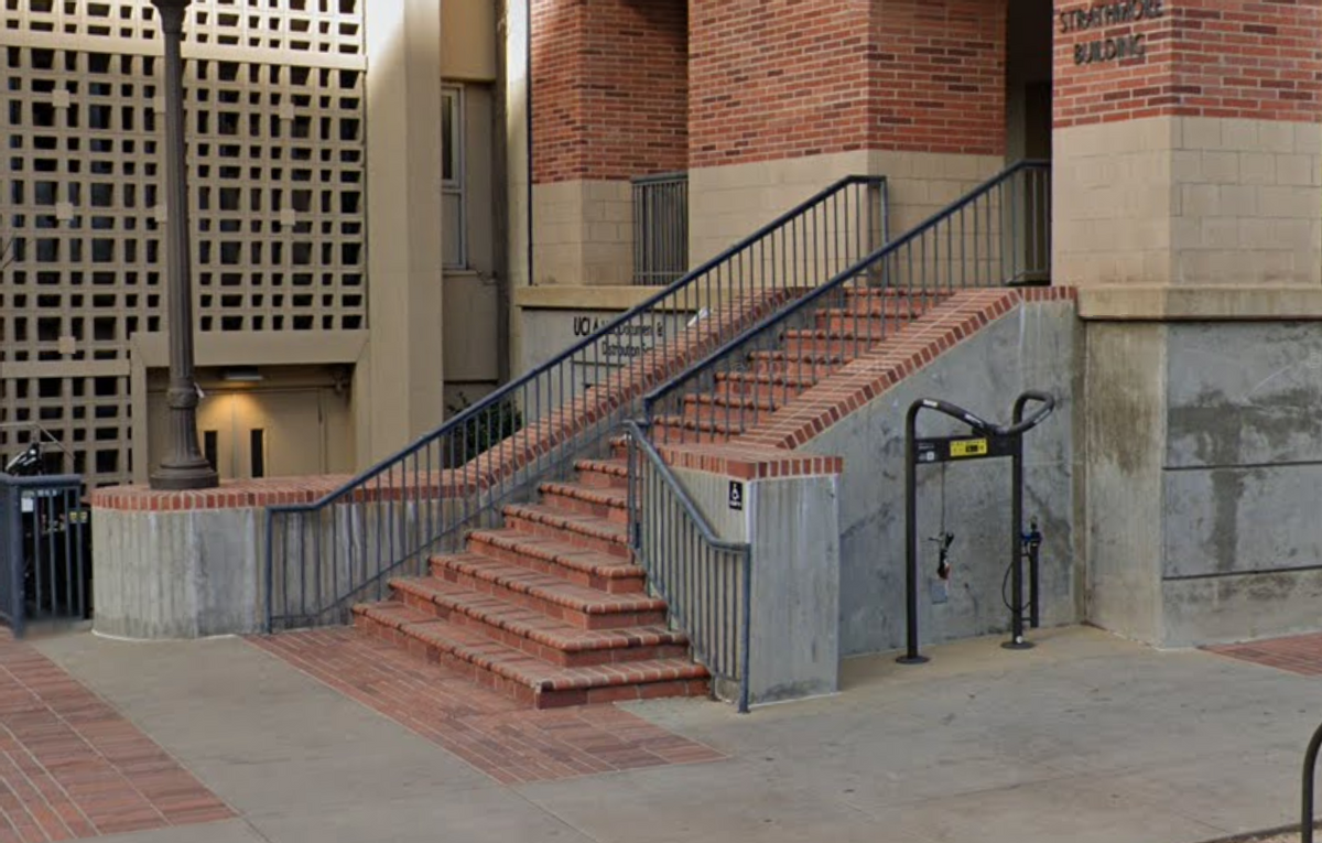 Image for skate spot UCLA - 15 Stair Pop Out Rail