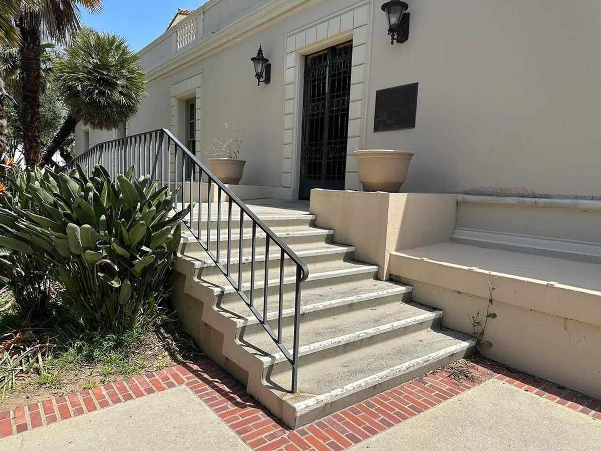 Image for skate spot Pasadena Public Library - 7 Stair Rail