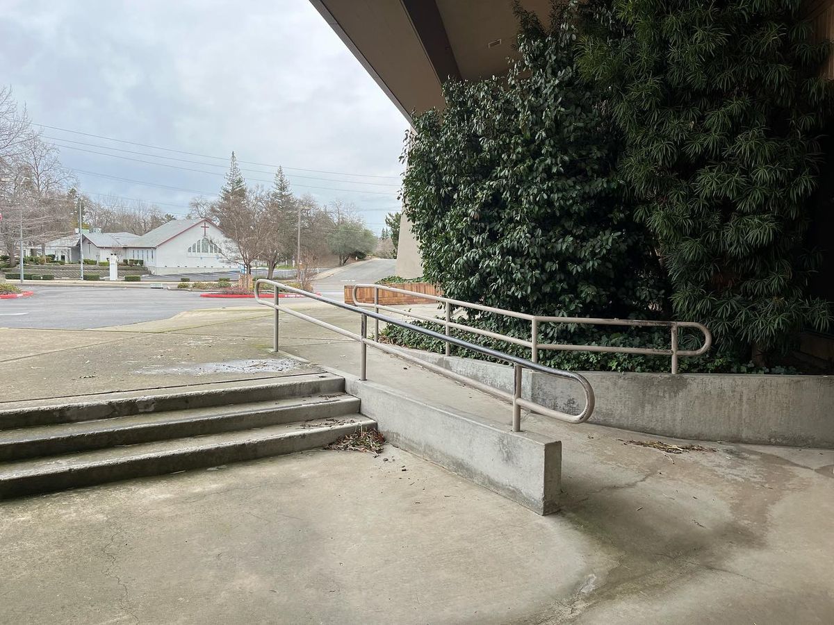 Image for skate spot Fair Oaks Church - 3 Stair Out Rail