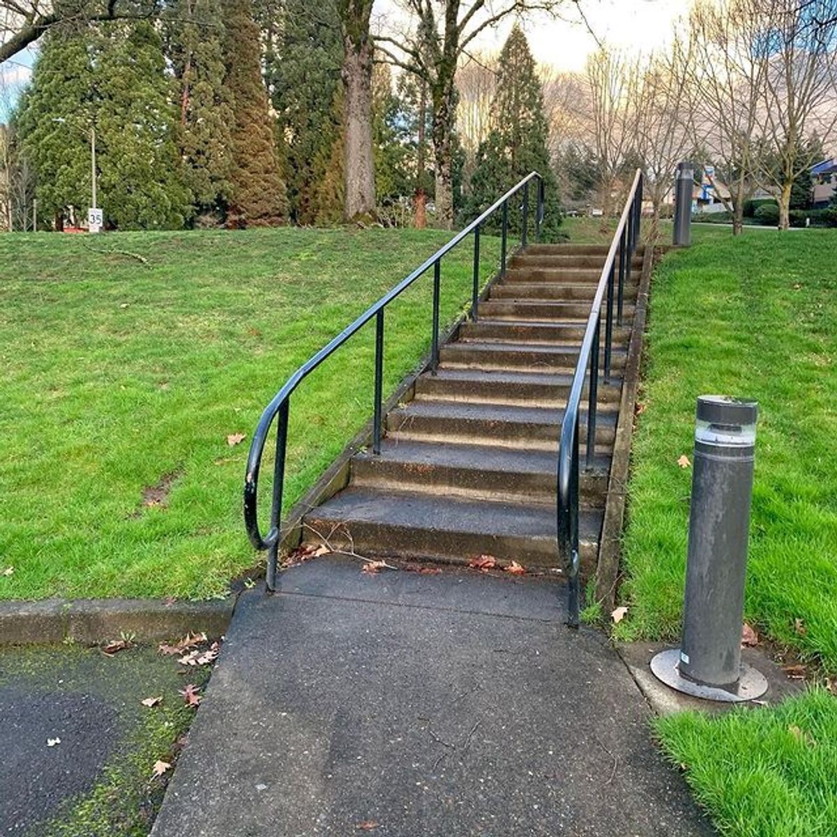 Image for skate spot Sequoia Pkwy Long 11 Stair Rail