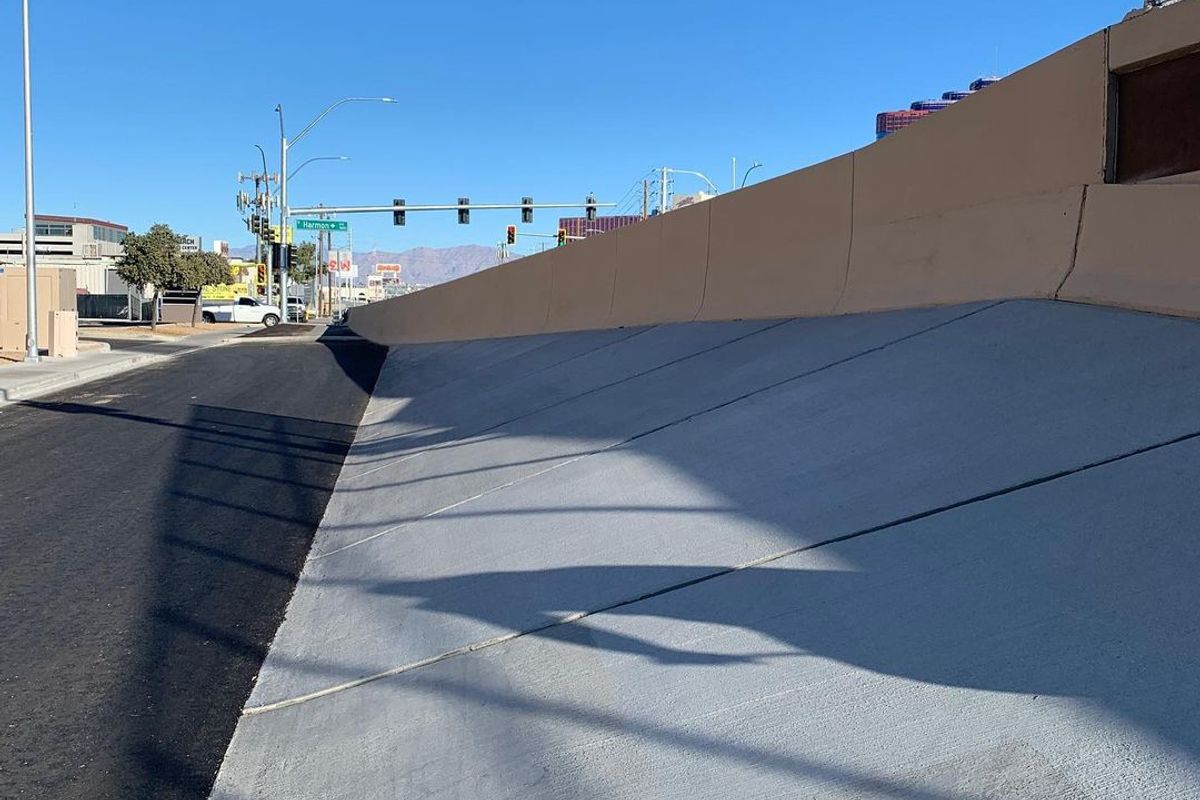 Image for skate spot Harmon Wallride