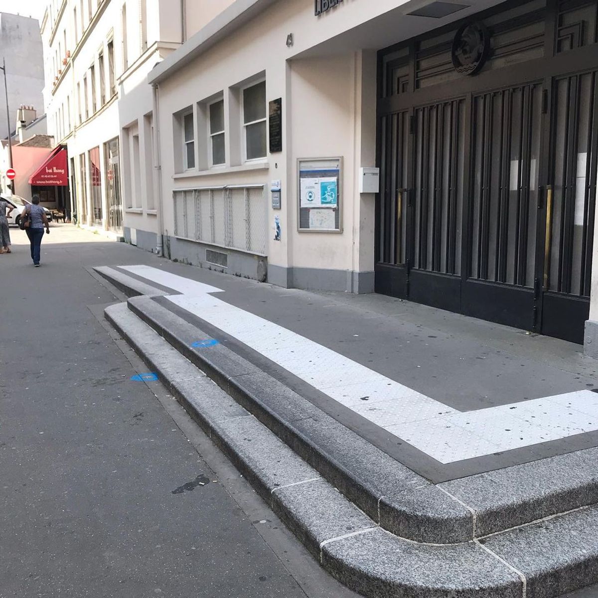 Image for skate spot Rue de Charenton - 2 Stair Ledge