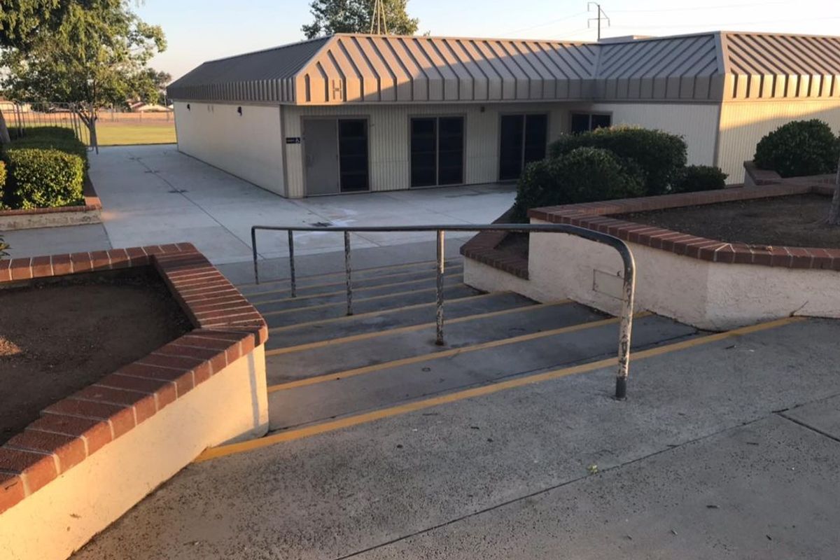 Image for skate spot Butterfield Elementary Long 8 Stair Rail