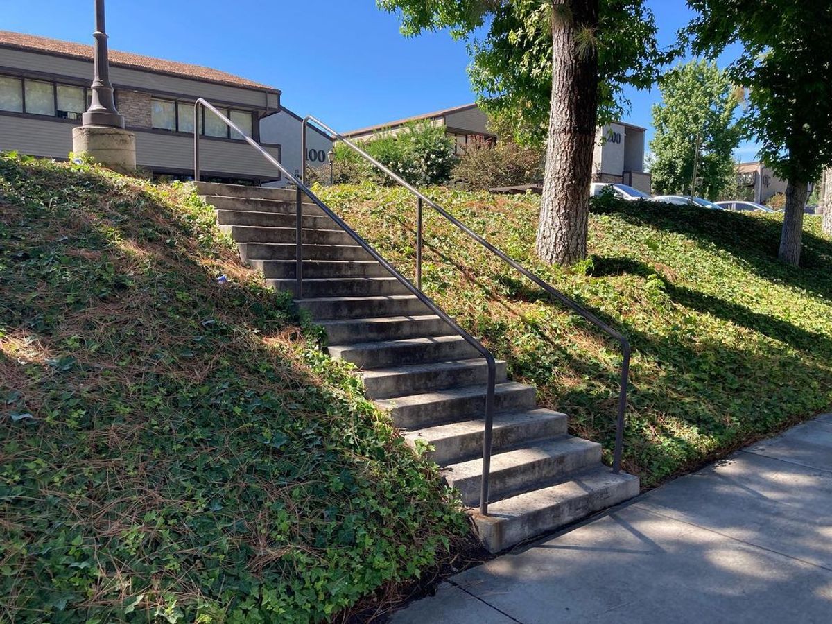 Image for skate spot Canyon Crest Towne Centre - 15 Stair Rail