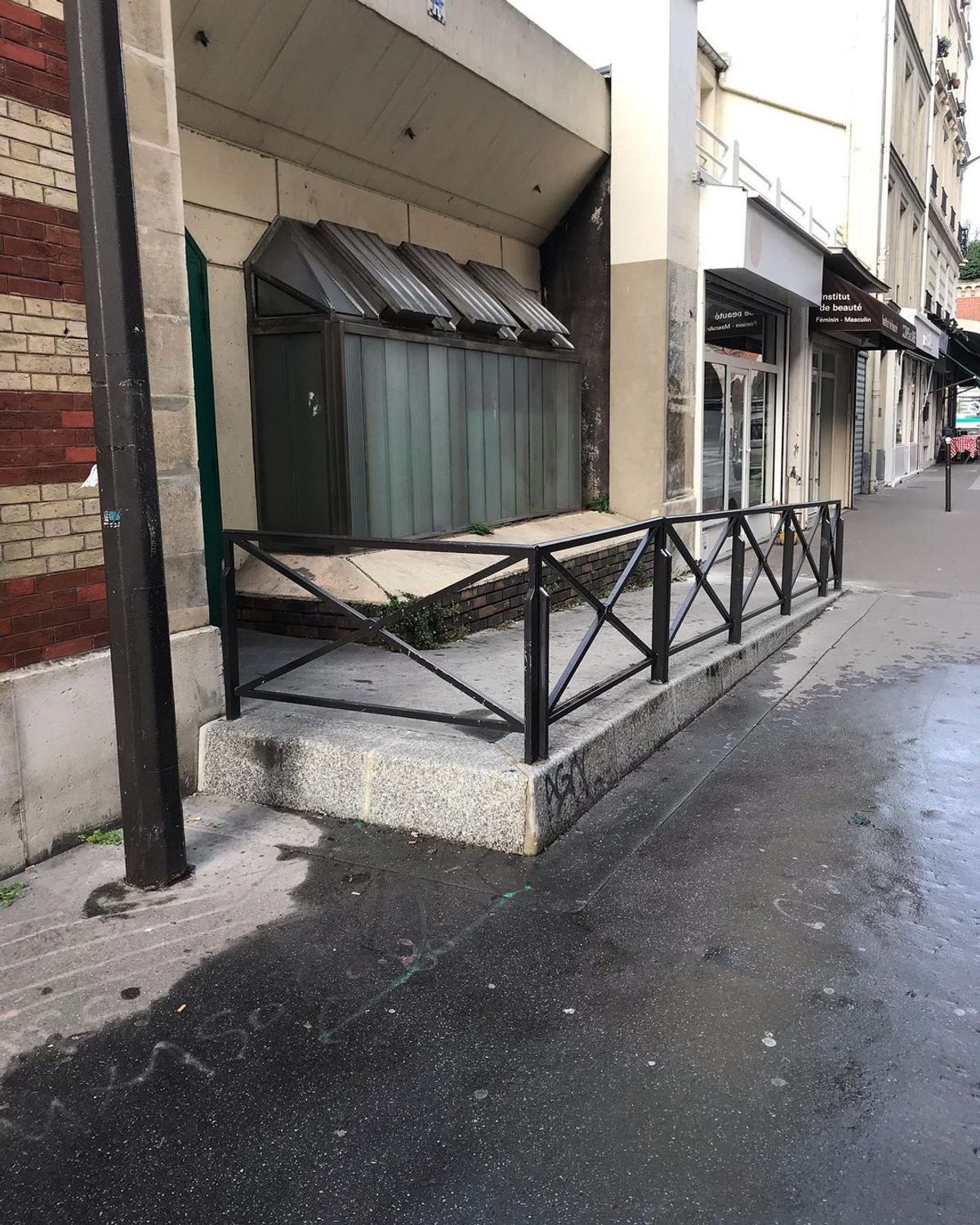 Image for skate spot Rue Traversière - Bump To Bar