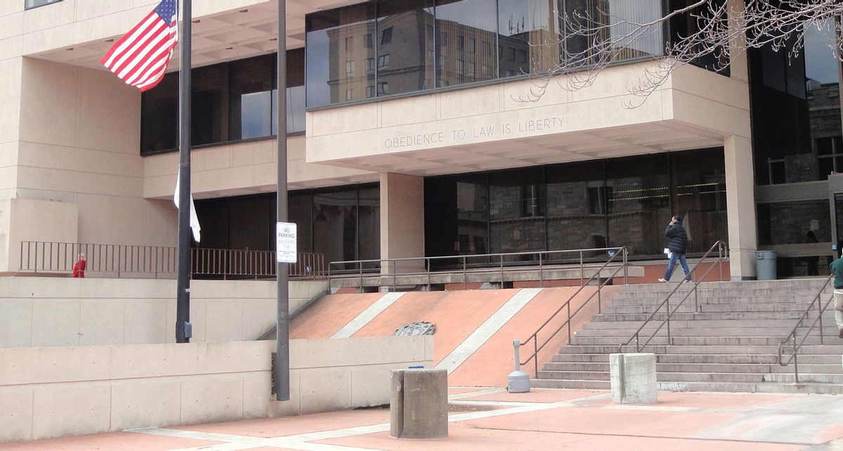 Image for skate spot Springfield District Court - Rail To Bank