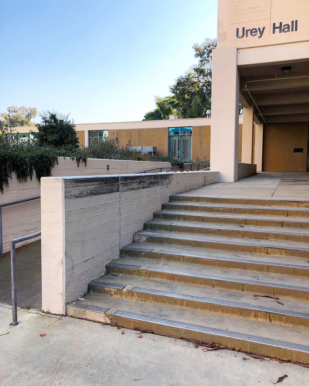 Image for skate spot UCSD - Urey Hall 9 Stair Out Ledge