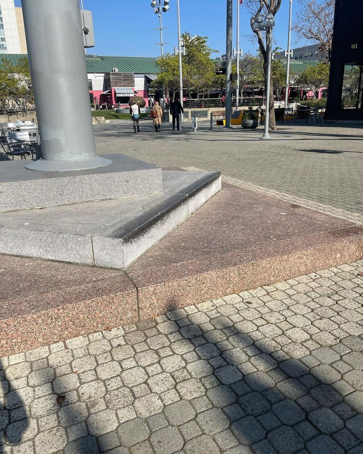 Image for skate spot Jack London Square - Flagpole Ledge