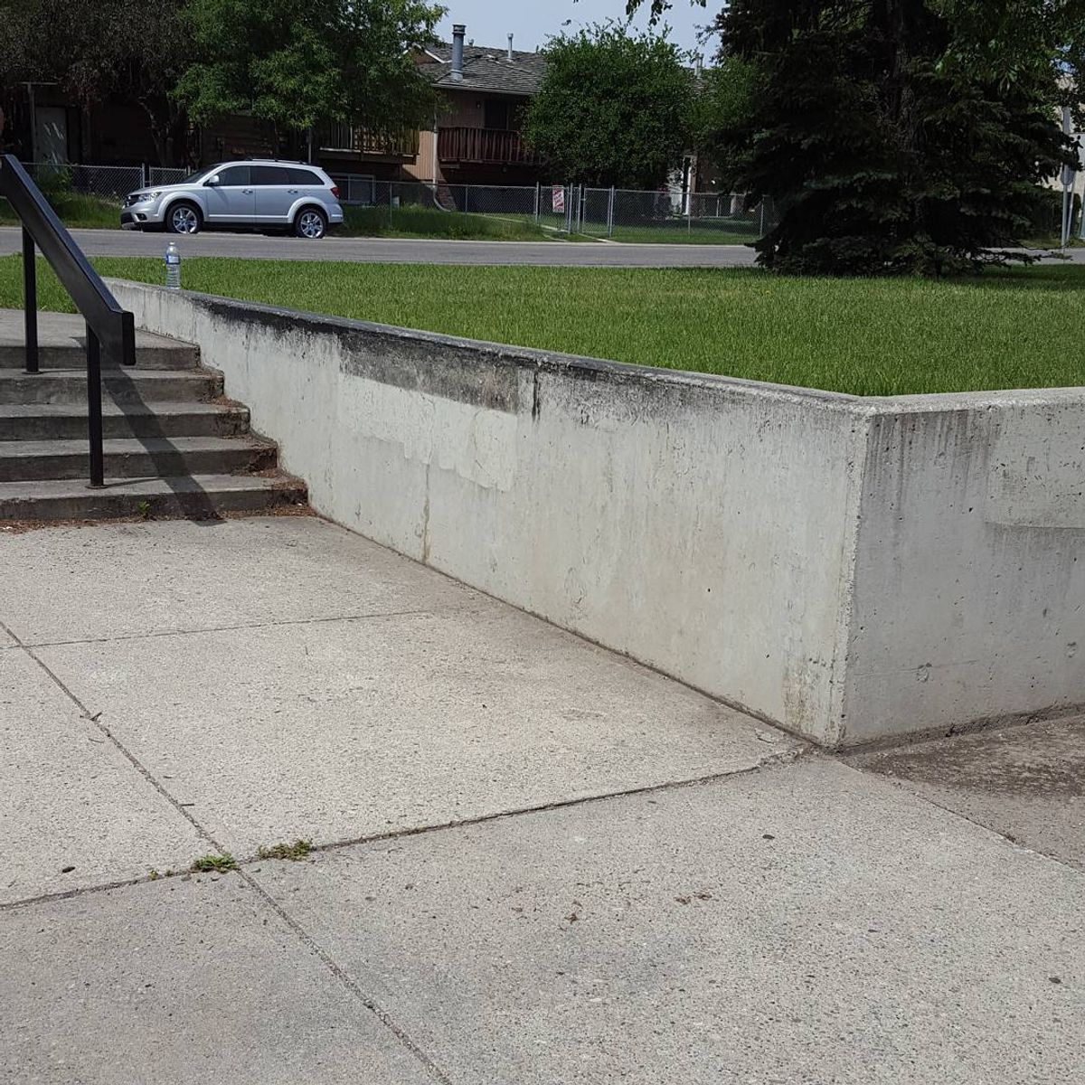 Image for skate spot Forestlawn High School - 5 Stair Out Ledge 