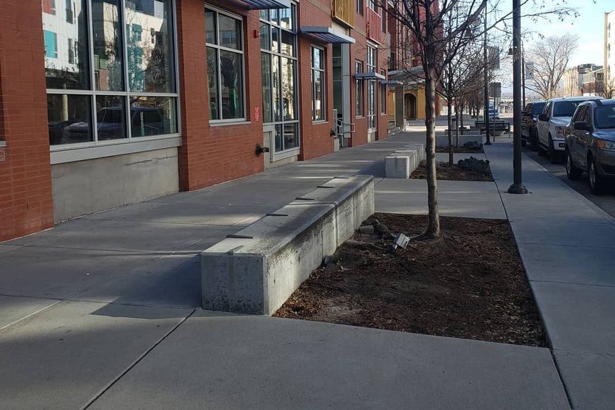 Image for skate spot Mariposa Child Care Center Sidewalk Ledges