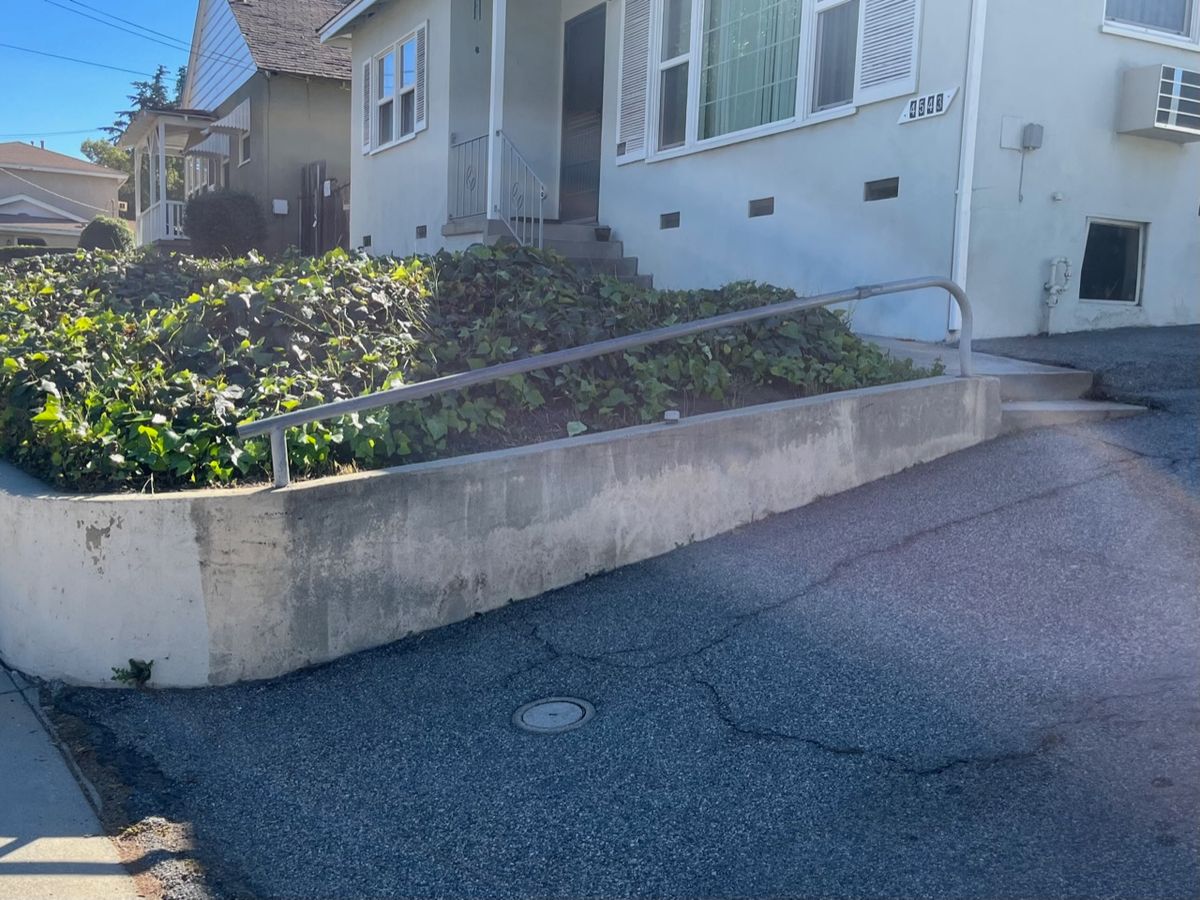 Image for skate spot Verdugo Rd - Driveway Rail