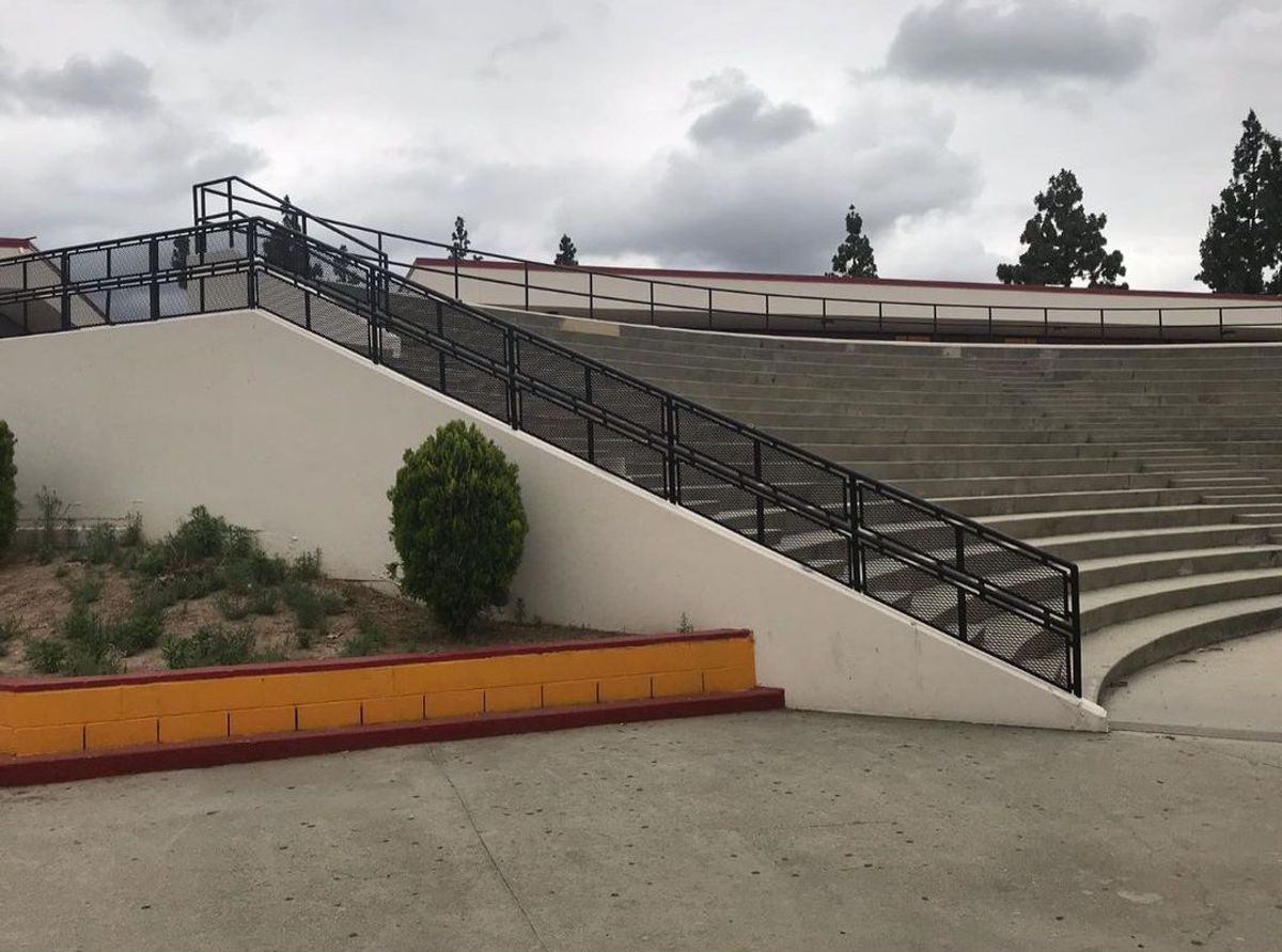 Image for skate spot Glen A. Wilson High School - 25 Stair Rail