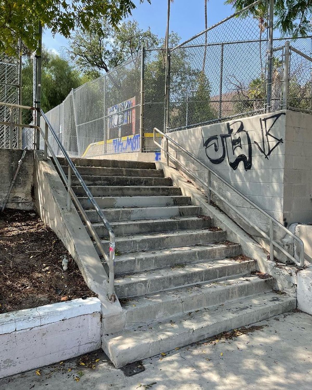 Image for skate spot El Sereno Park - 12 Stair Rail