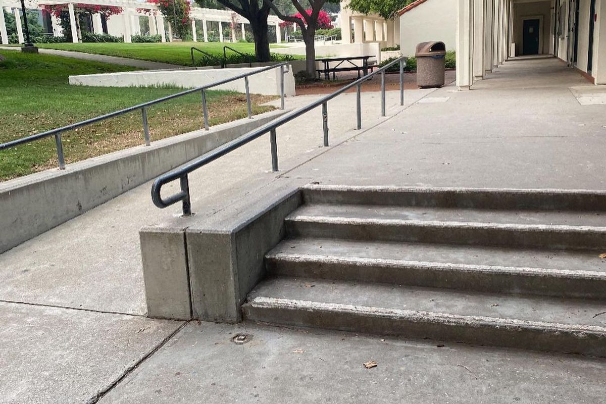 Image for skate spot Santa Barbara City College 4 Stair Out Rail / Ledge