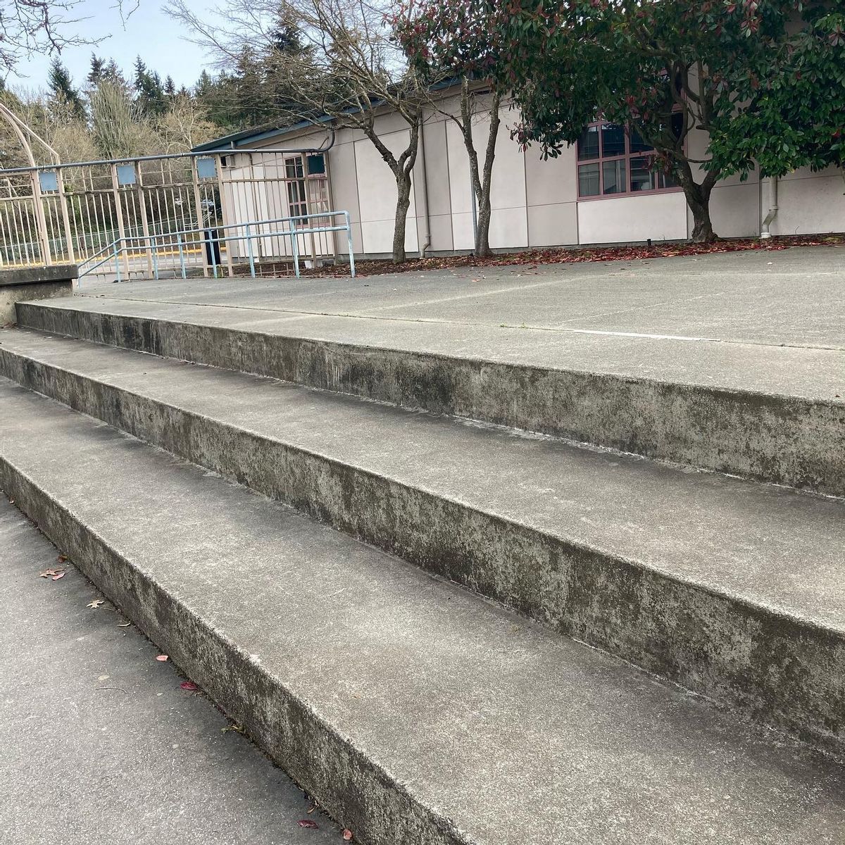 Image for skate spot Evergreen High School - 3 Block