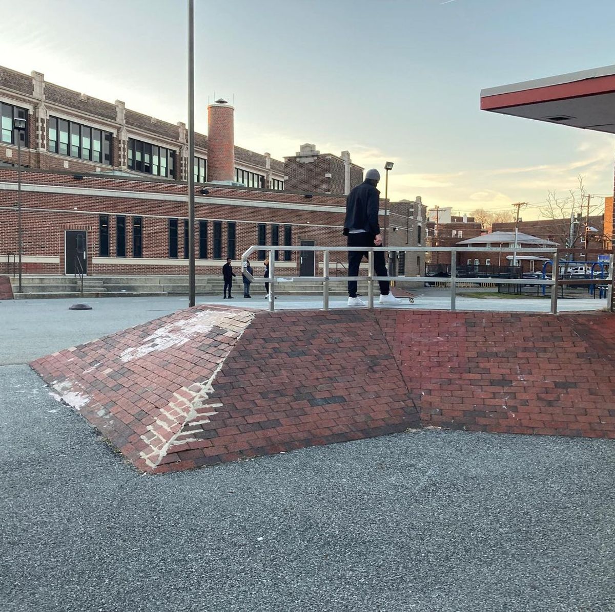 Image for skate spot School 11 - Brick Banks