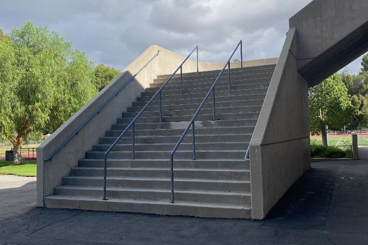 Image for skate spot College of the Canyons 20 Stair Rail