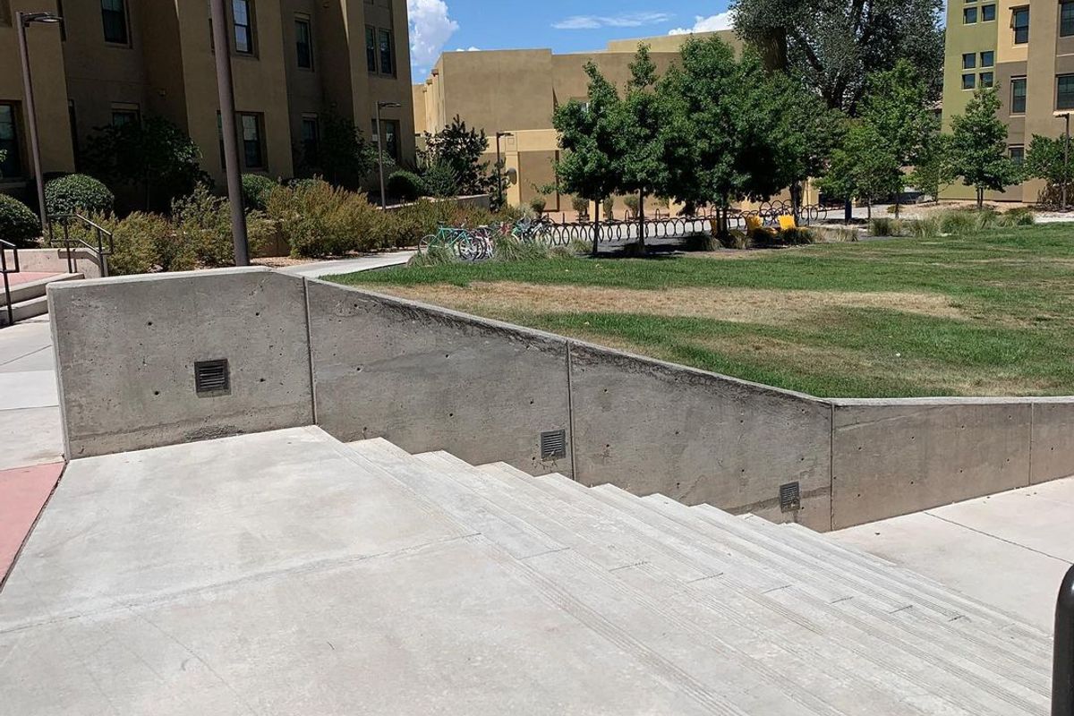 Image for skate spot UNM Student Residence 10 Stair Hubba