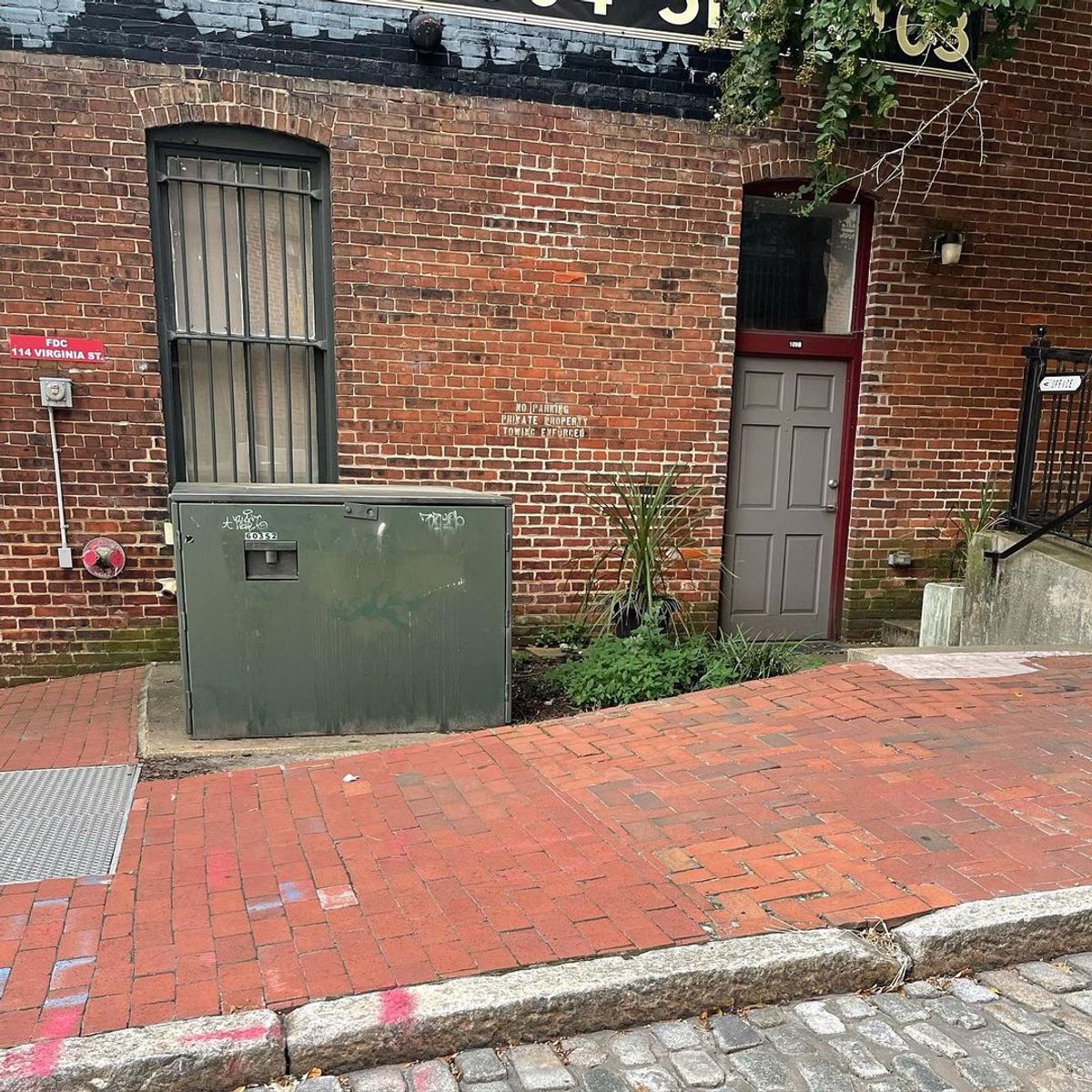 Image for skate spot East Canal St - Electrical Box Gap To Ledge