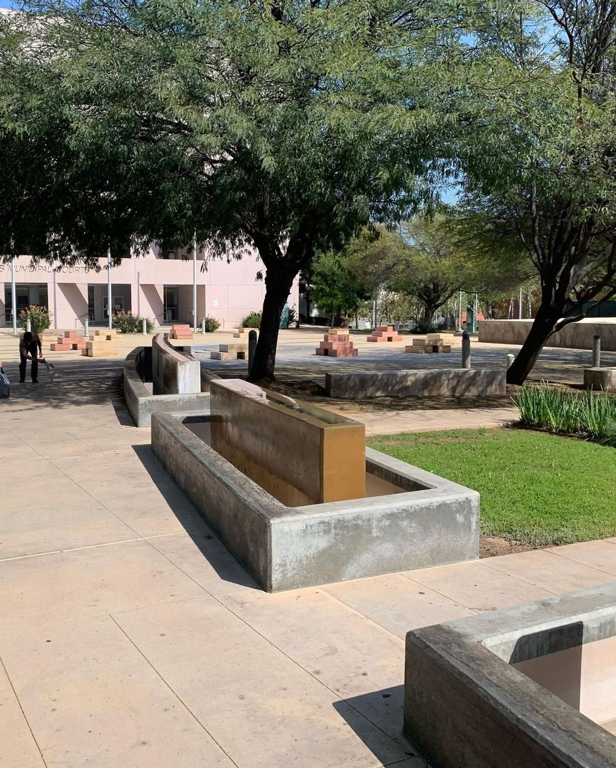 Image for skate spot East Los Angeles Courthouse Ledges