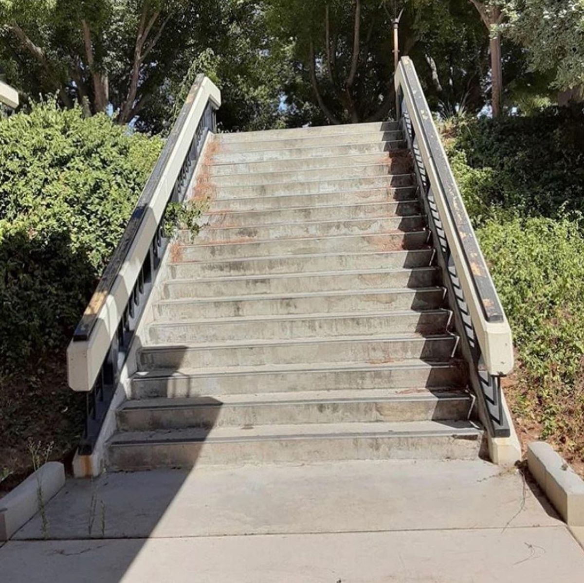 Image for skate spot Riverside City College - 18 Stair Rail