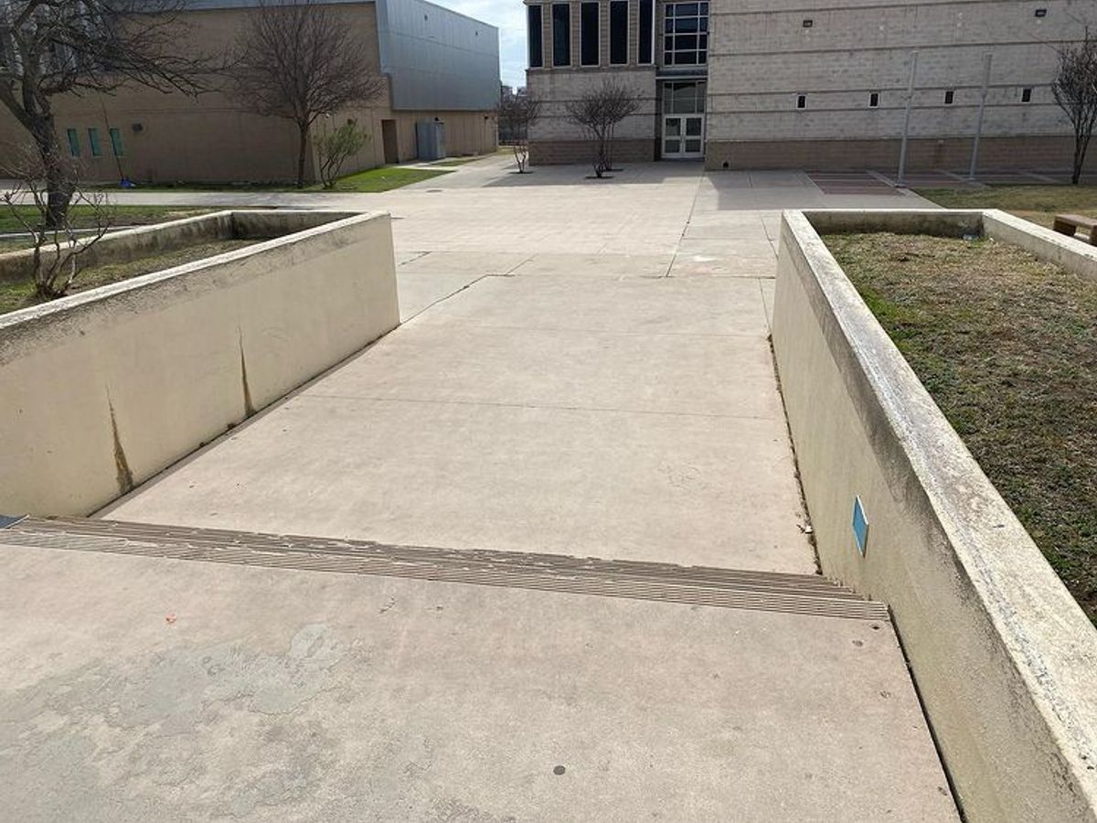 Image for skate spot G.W. Brackenridge High School - 5 Stair Out Ledges