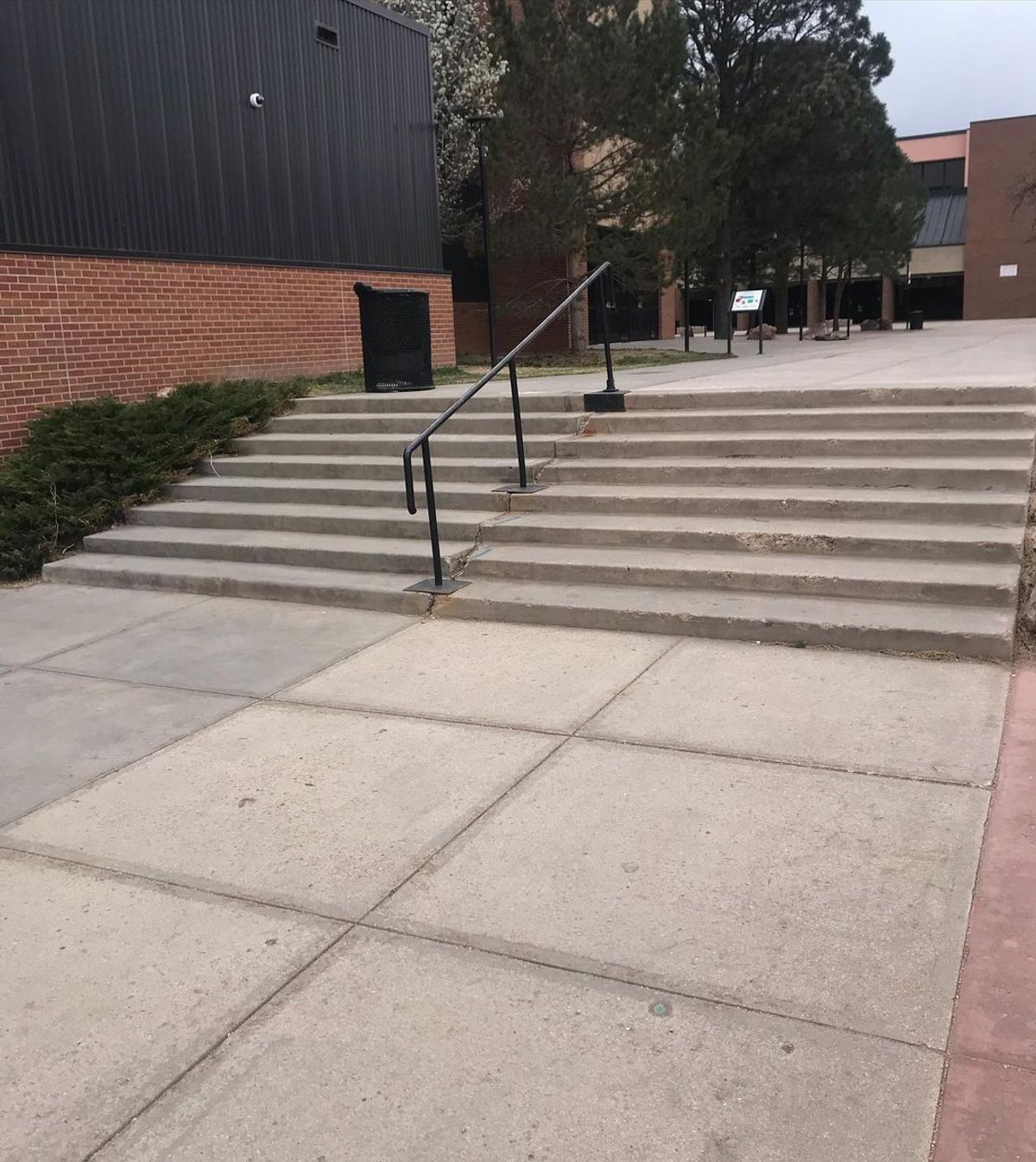 Hollywood High School - 12 Stair Skate Spot