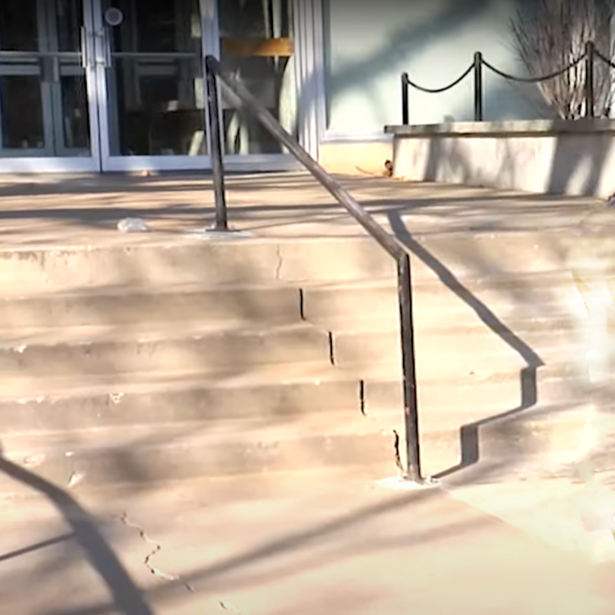 Image for skate spot Missouri State University Cheek Hall rail