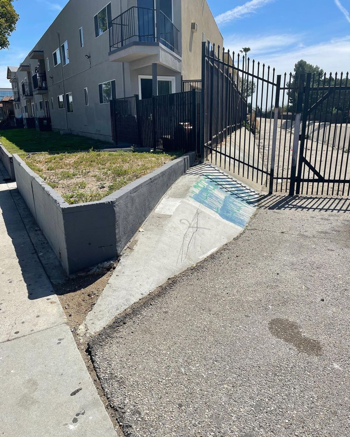 Image for skate spot Saticoy St. - Bank To Ledge