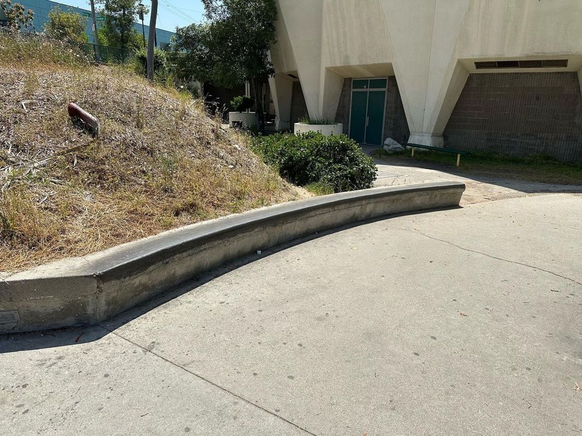 Image for skate spot Blair High School - Curve Ledges
